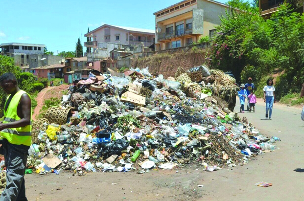 Antananarivo - Des montagnes d’ordures s’entassent dans la  rue