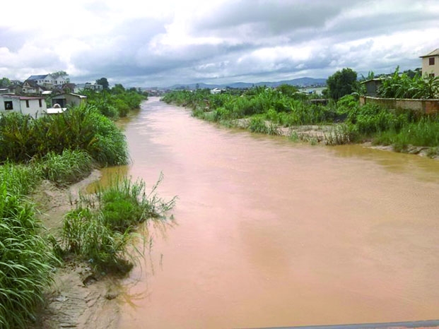 Montée des eaux de la Sisaony - Avis de menace de danger dans la plaine de Tana