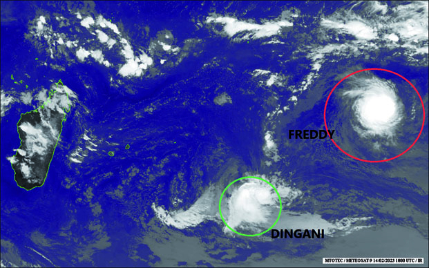 Cyclone intense dans l&#039;océan Indien - Freddy fait peur !