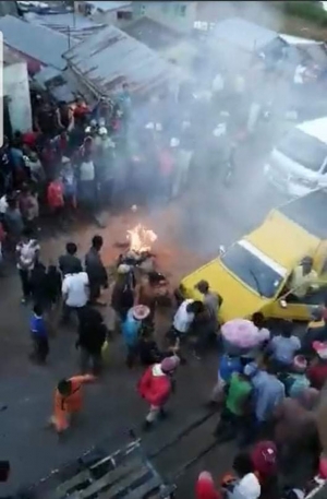 Ampasika-Itaosy - Un violent affrontement entre la Police et les marchands de rue