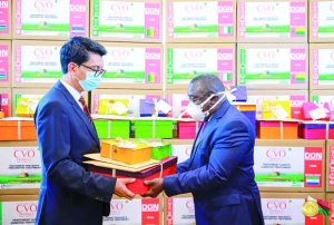 Covid-Organics - Madagascar offre 16 050 paquets de tisane à 15 pays d&#039;Afrique