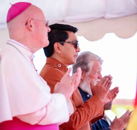 Andry Rajoelina chez le Père Pedro - Fin de la décharge d’Andralanitra pour bientôt
