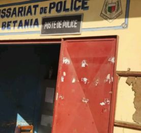 Coups de poignard mortels  - Un policier stagiaire en cavale