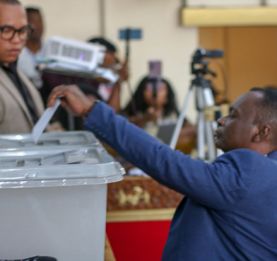 Assemblée nationale - Siteny Randrianasoloniaiko au perchoir