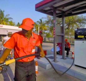 Baisse des prix à la pompe - Un répit relatif pour les consommateurs