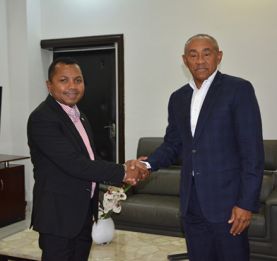 Stade Barea -  Le ministre Rasambany sollicite l’expertise d’Ahmad Ahmad pour accélérer l’homologation