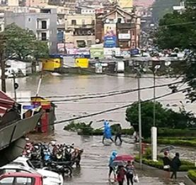 Pluies diluviennes  - Le lac de Behoririka déborde