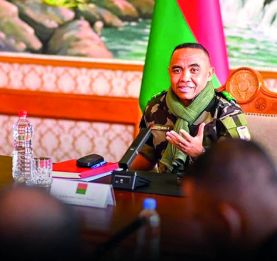 Refondation - Le chef de l’État reconnaît une guerre intestine