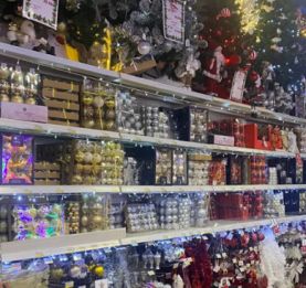 Ambiance de fête- Décorations et jouets aux couleurs de Noël