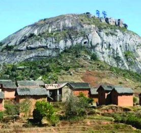 Offrande de fille vierge - Le rabatteur meurt fauché par des tirs