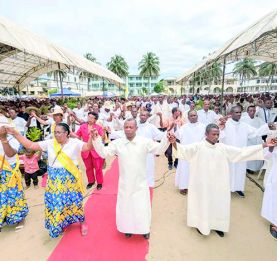 Eglise catholique de Madagascar - Les 10 diocèses célèbrent leur jubilé 