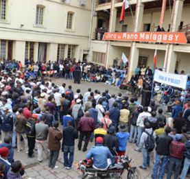 JIRAMA - Les syndicalistes continuent de revendiquer la démission du DG