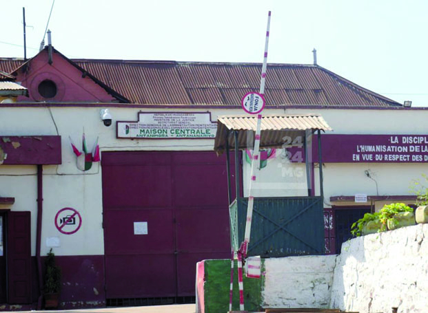Empoisonnement à Ambohimalaza - Fenohasina et sa mère à Antanimora