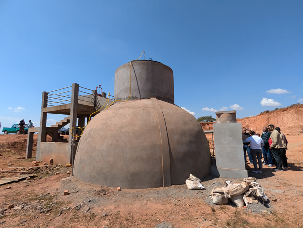 Le biodigesteur au sein de l’usine à Alakamisy-Fenoarivo