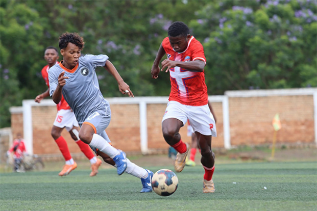 Pure Play Football League - Des matchs &eacute;lectriques lancent le d&eacute;but de saison