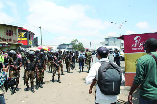 Emeute d'étudiants à l'ENS Ampefiloha - Un manifestant et deux policiers blessés, 3 personnes arrêtées