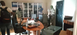 Fausses et ill&eacute;gales perquisitions - Des auteurs toujours en circulation