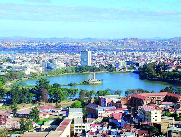 Dossier - Antananarivo et ses maisons hantées