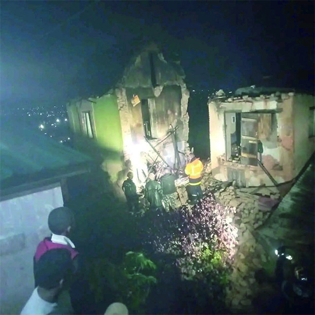 Ambatomitsangana-La Haute -&nbsp;Une vieille maison s'effondre, une victime &eacute;chappe &agrave; la mort