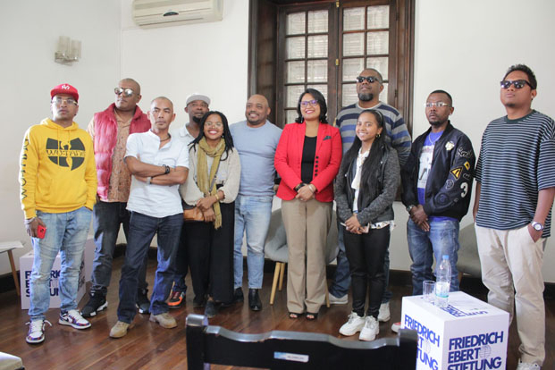  Les initiateurs de l’événement devant la presse, dans les locaux de la Fondation Friedrich-Ebert-Stiftung à Ambatomitsangana