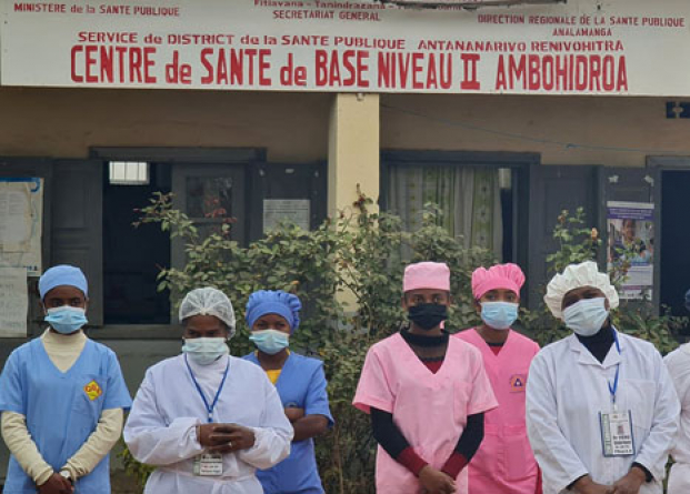 L’équipe du CSB II d’Ambohidroa est prête à recevoir les femmes pour le dépistage 