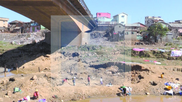 Pont d’Ampasika - L’infrastructure menacée par l’extraction de sable