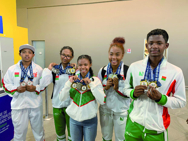 17 médailles continentales - Les jeunes haltérophiles malgaches frappent fort à Accra 