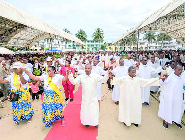 Eglise catholique de Madagascar - Les 10 diocèses célèbrent leur jubilé 