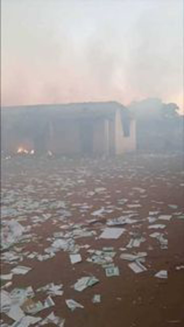 Incendie et pillage du bureau de la CENI à Tsihombe  - Six personnes dont des élus locaux arrêtées
