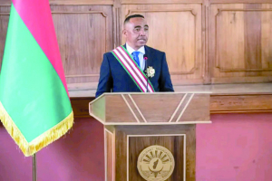 Président de la Refondation de la République de Madagascar - Le colonel Michaël Randrianirina prête serment