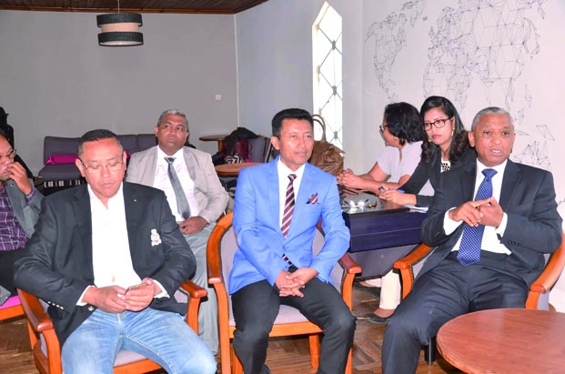 Communales à Antananarivo - Des ténors du TIM roulent pour Naina Andriantsitohaina