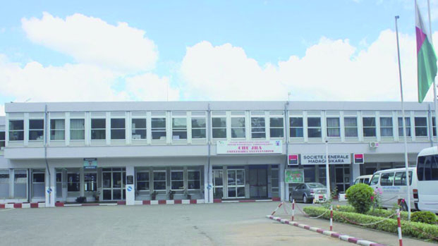 Hôpital Joseph Ravoahangy Andrianavalona - Cinquante ans au service des patients...