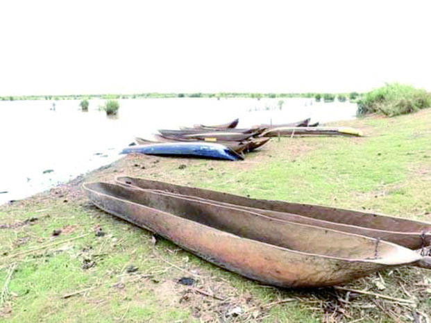Naufrage de pirogues sur le lac Alaotra - 5 corps repêchés, une mère et ses deux enfants introuvables