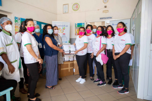 La STAR en visite à l’hôpital de Tsaralalàna - Les collaboratrices au chevet des mères et enfants