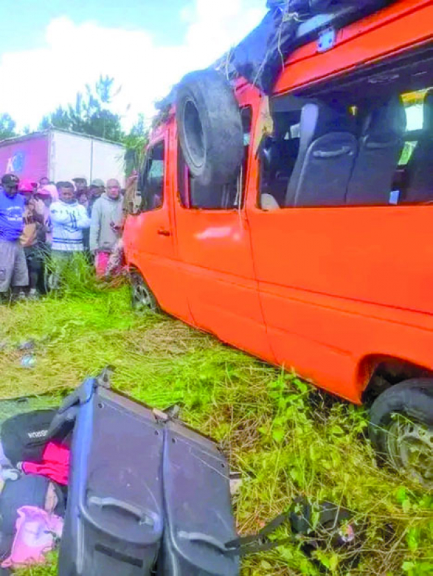 Accident de minibus sur la RN2 - Une étudiante succombe, deux autres blessées