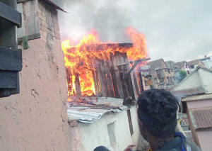 Incendie à Ambohimanarina - 4 maisons dévastées