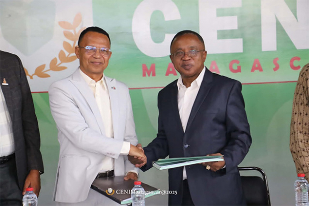 Conjoncture - Départ surprise du président de la CENI