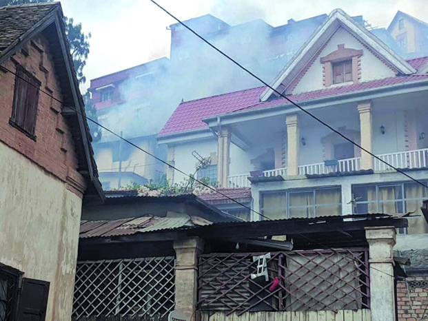 Ambatonakanga - Une maison en proie aux flammes, des dégâts