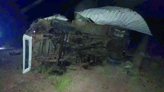 Chute d&#039;un camion dans un ravin - Le chauffeur succombe