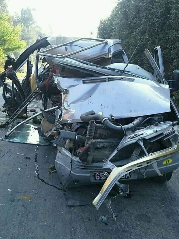 Collision spectaculaire à Ambatolaona - Un Sprinter se désintègre totalement, une dizaine de blessés graves