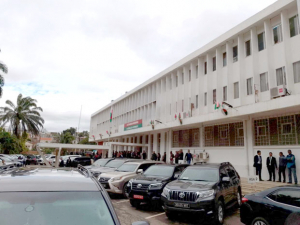 Conjoncture - Les députés envisagent une session extraordinaire