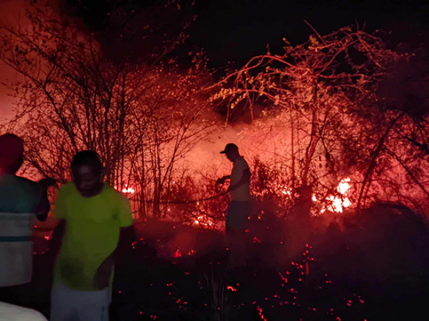 Il a fallu plus de 7 heures pour contenir les feux