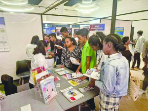 Foire aux livres - Des bouquins à partir de 500 ariary l’unité au CGM Analakely