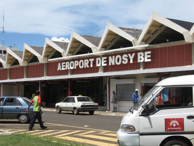 Fermeture de l’aéroport de Nosy Be - 300 touristes doivent plier bagage