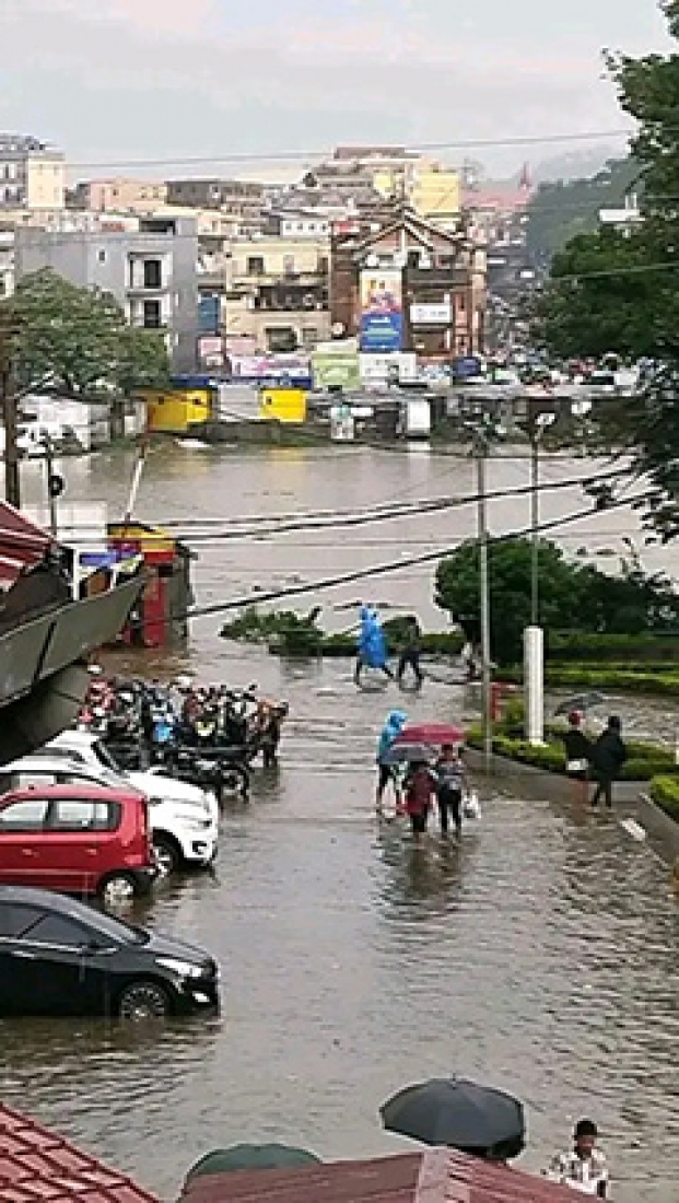 L’eau stagne du côté du lac Ranomaimbo, Behoririka 