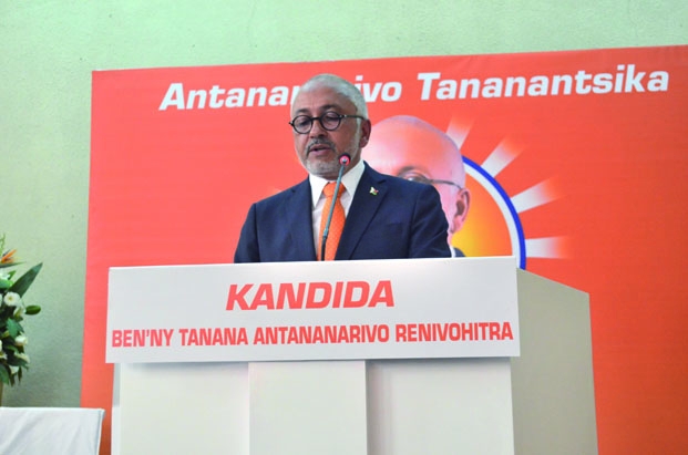 Mairie d&#039;Antananarivo - Des sénateurs appellent à voter pour Naina Andriantsitohaina
