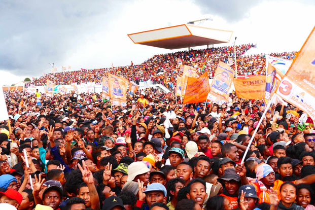 Antsirabe - Rajoelina reçu comme un roi dans sa ville natale