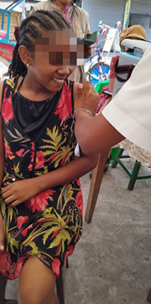 Des jeunes filles sont protégées du cancer du col de l’utérus grâce à une dose unique de vaccin anti-HPV 