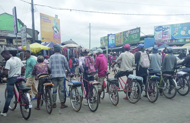 Transport dans la Capitale - Les taxis-bicyclettes envahissent le centre-ville 