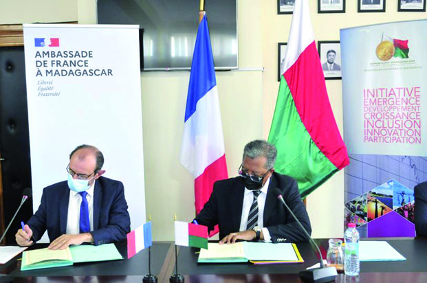 Dette extérieure de Madagascar  -  La France rééchelonne le paiement  
